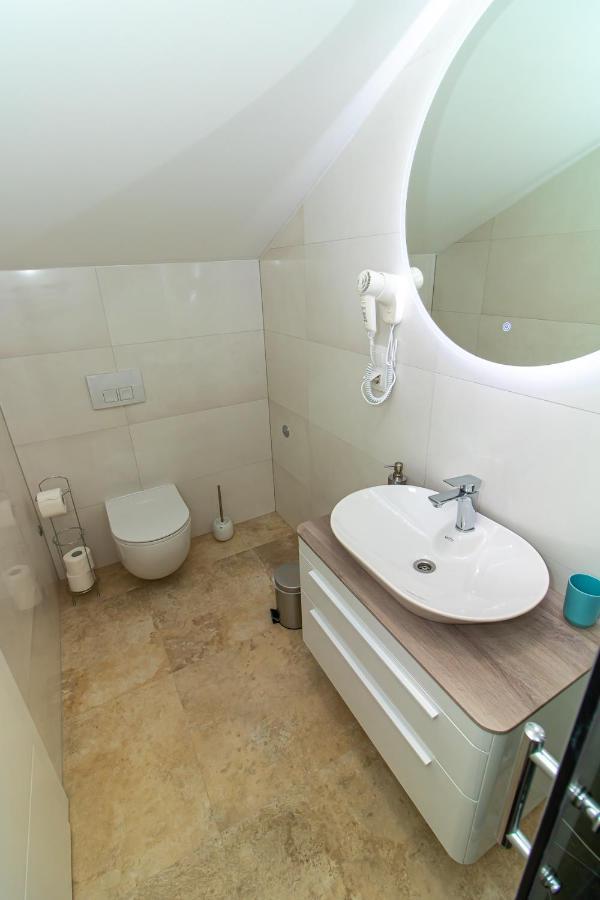 מוסטר Luxury Apartments Iris מראה חיצוני תמונה